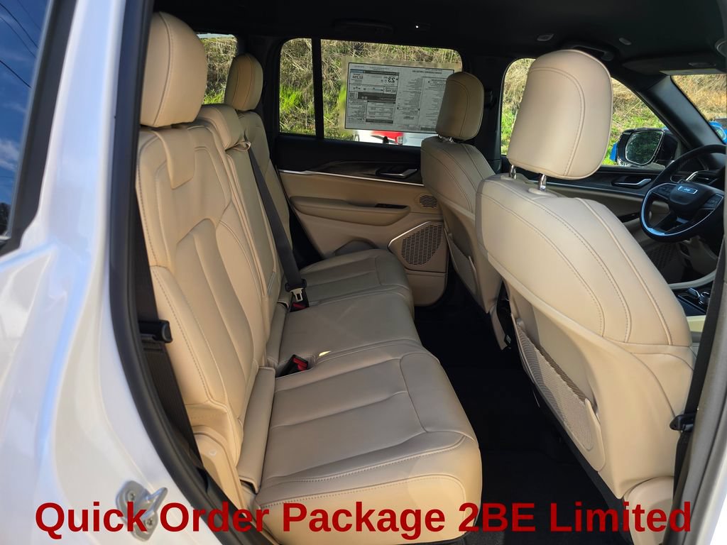 New 2026 Jeep Grand Cherokee Limited w/ Trailer Tow Package AWD/4WD image 22