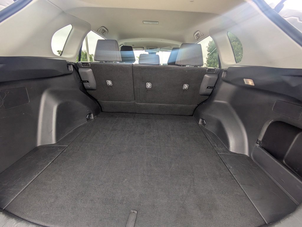 Used 2024 Toyota RAV4 LE AWD/4WD image 28