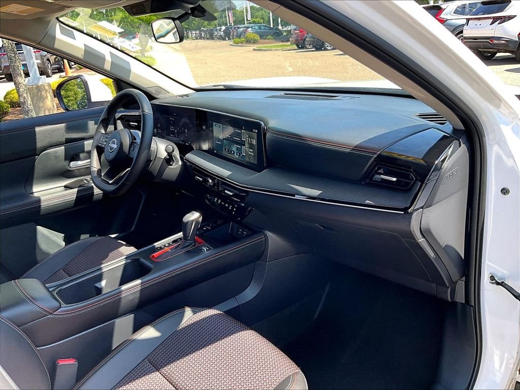 Certified 2025 Nissan Kicks SR AWD/4WD image 14