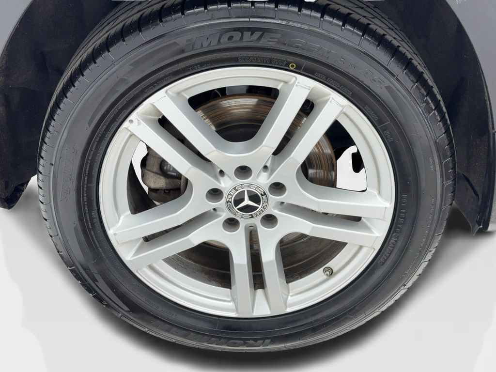 Used 2023 Mercedes-Benz GLB 250 4MATIC w/ Premium Package image 56