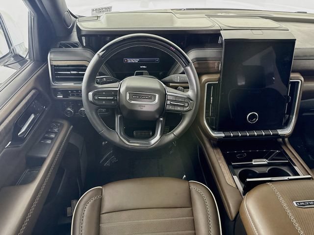 Used 2025 GMC Yukon XL Denali Ultimate AWD/4WD image 25