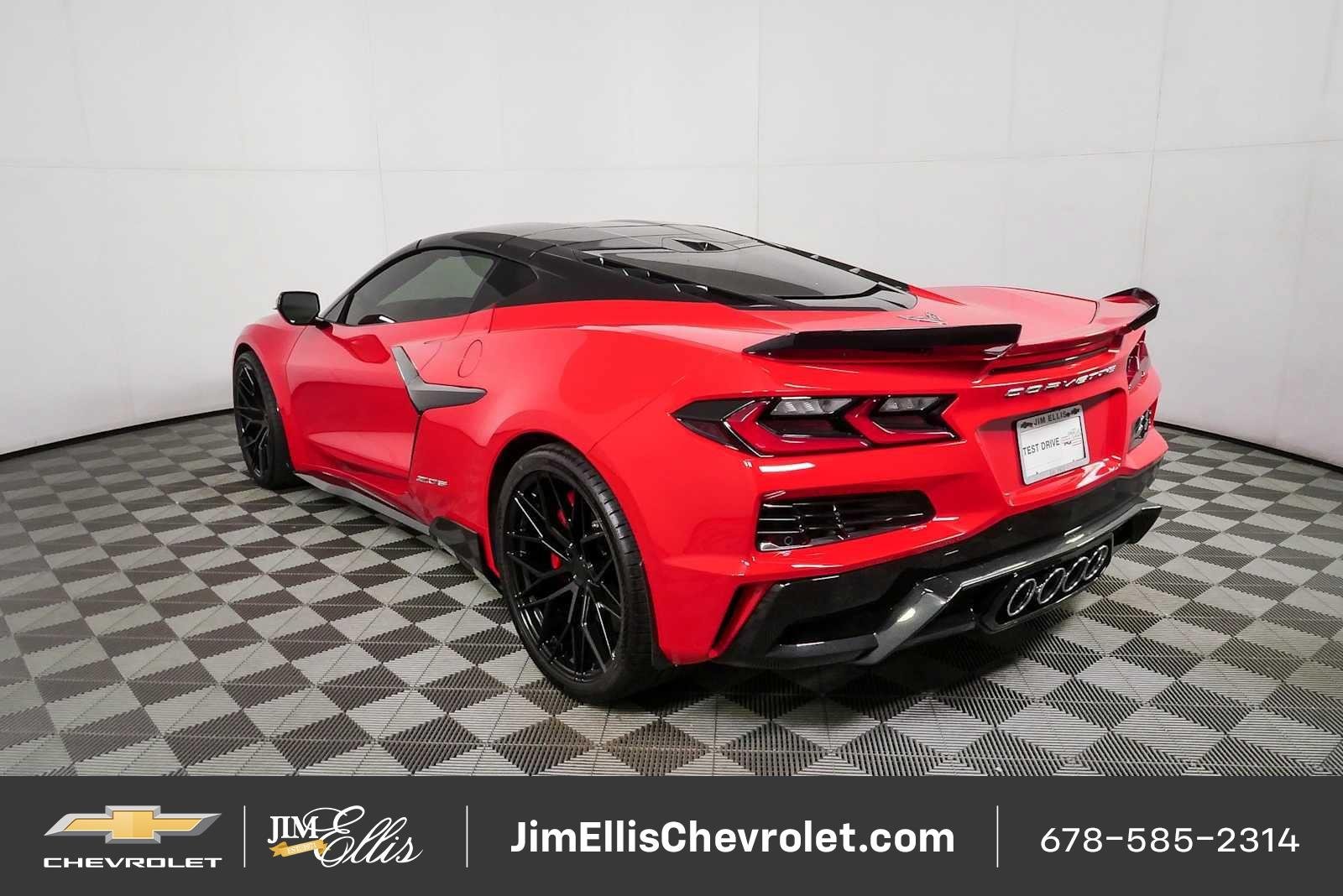 Used 2024 Chevrolet Corvette Z06 w/ Chrome Exterior Badge Package RWD image 24