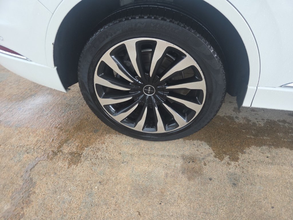 Used 2020 Lincoln Aviator Black Label Grand Touring w/ Class IV Trailer Tow Package AWD/4WD image 22
