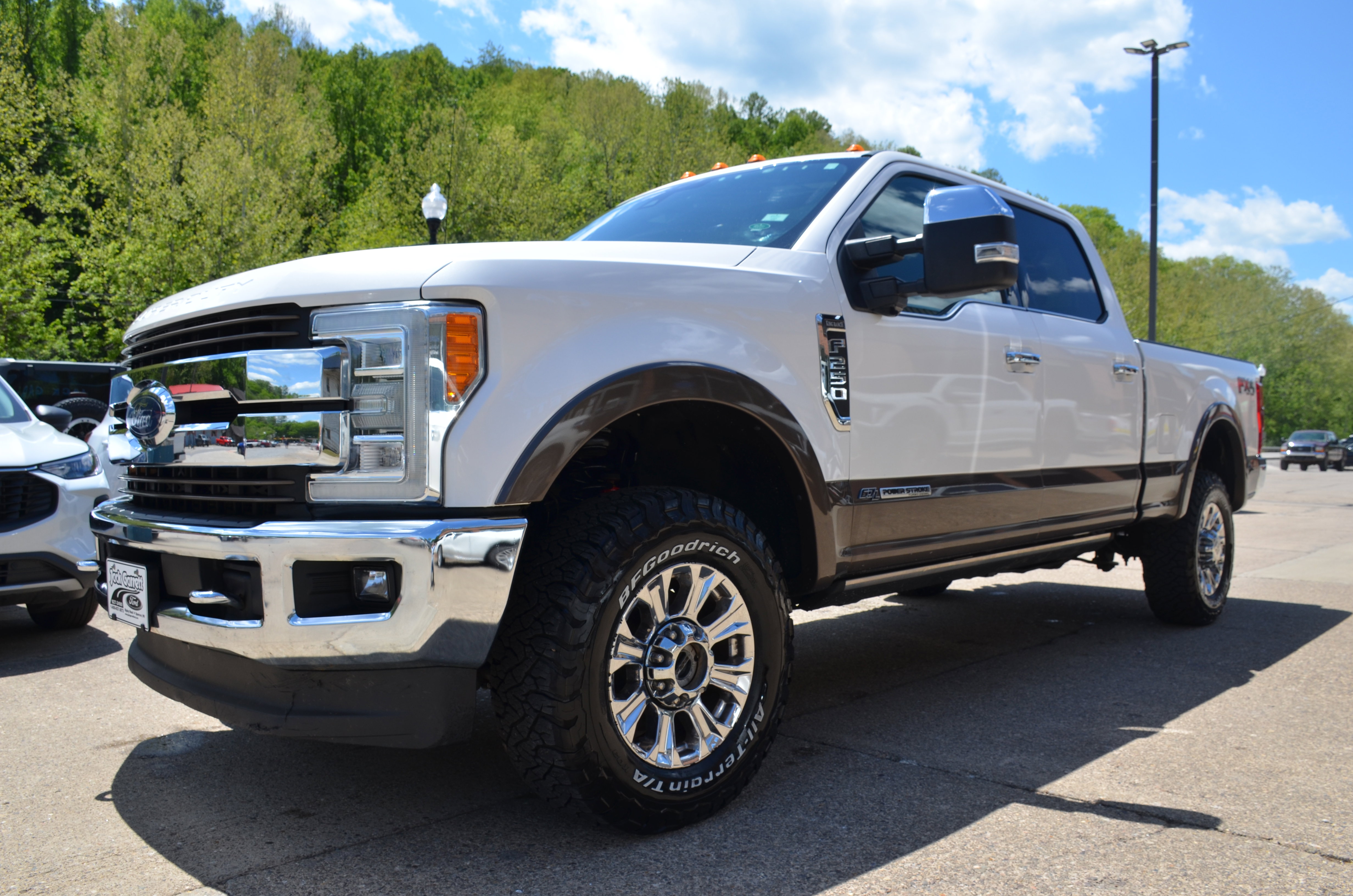 Used 2017 Ford F250 King Ranch w/ King Ranch Ultimate Package AWD/4WD image 2