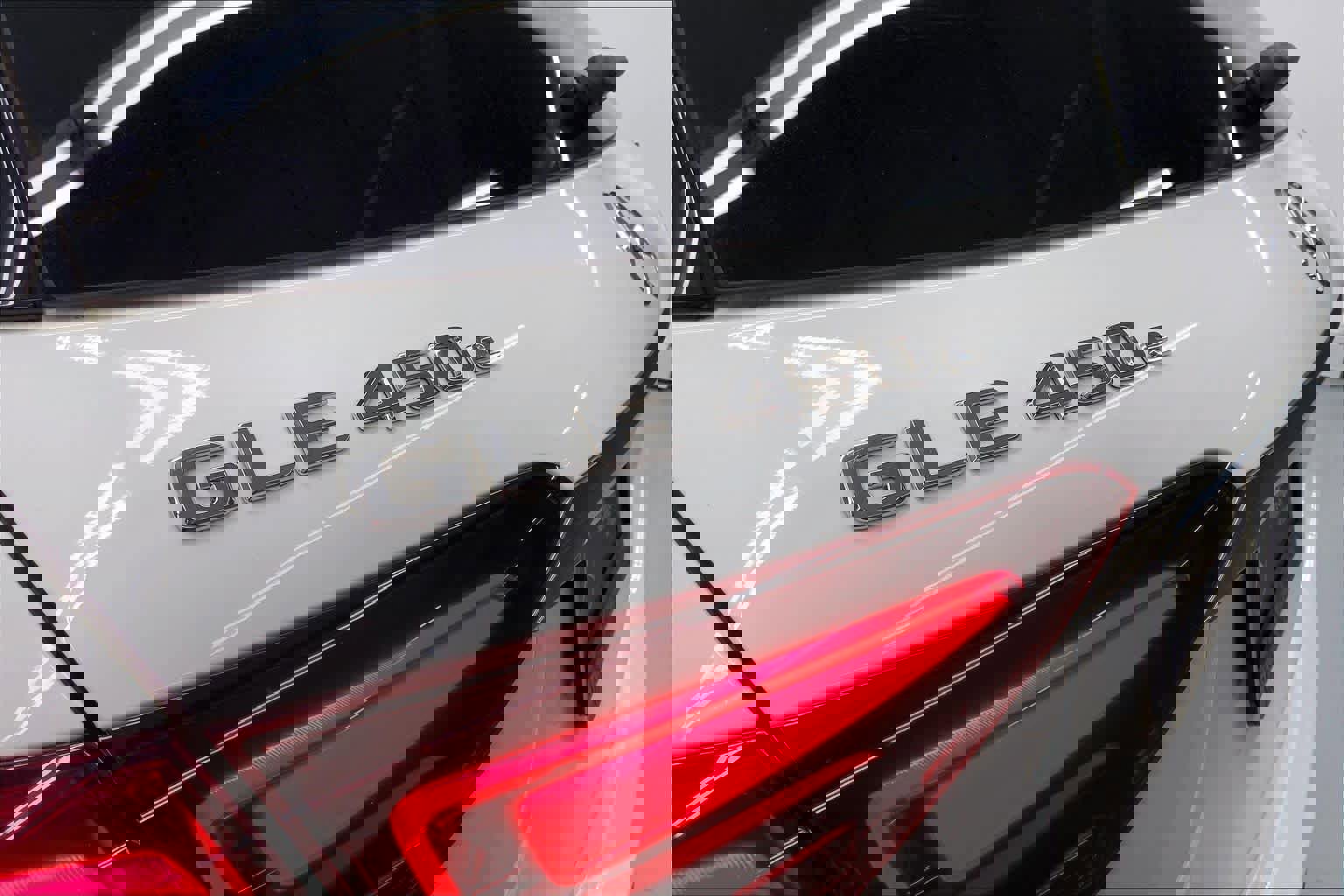 Used 2024 Mercedes-Benz GLE 450e 4MATIC image 14