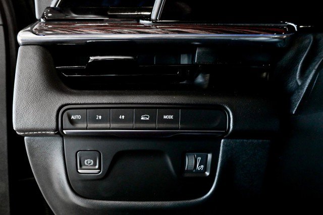Used 2023 Cadillac Escalade ESV Premium Luxury image 45
