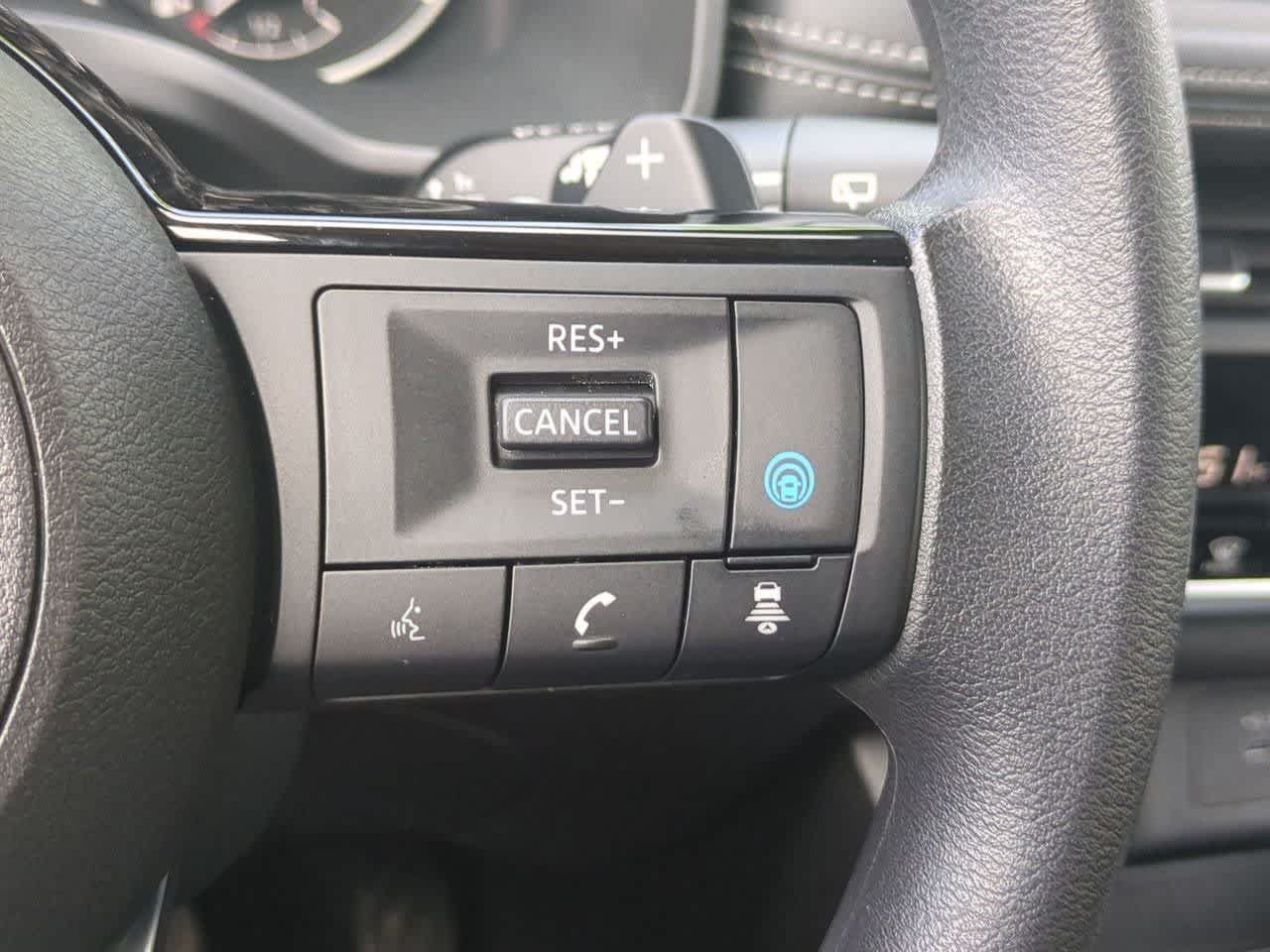 Used 2023 Nissan Rogue SV AWD/4WD image 23