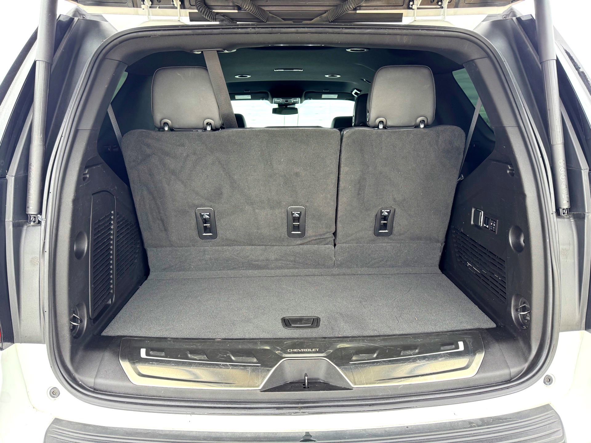 Used 2023 Chevrolet Tahoe LT w/ Luxury Package image 8