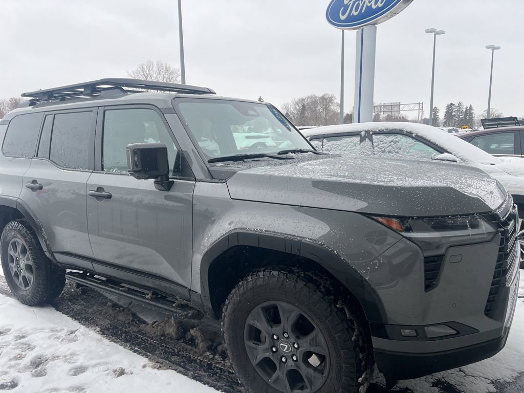 Used 2024 Lexus GX 550 image 1