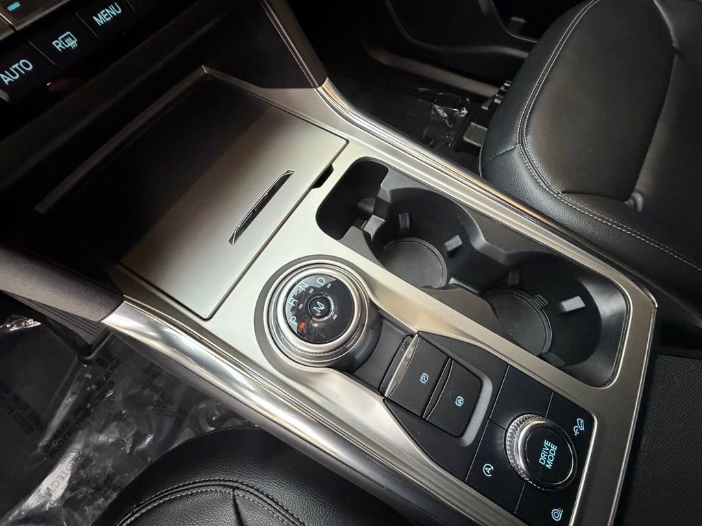 Used 2020 Ford Explorer XLT w/ Equipment Group 202A image 19