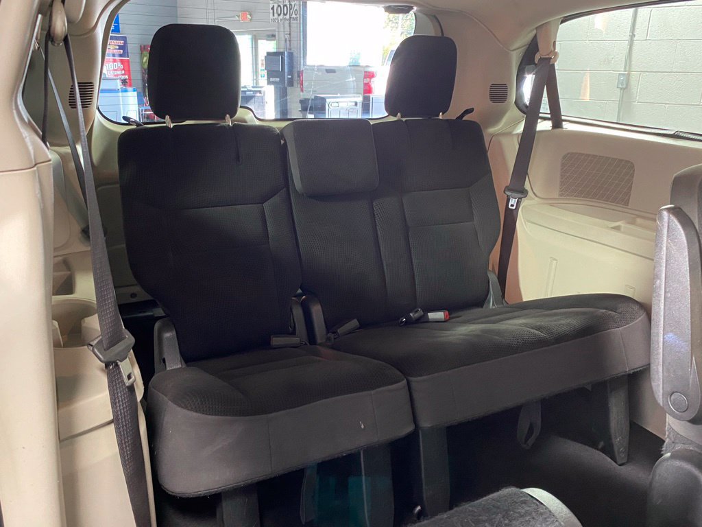 Used 2019 Dodge Grand Caravan SE FWD image 28