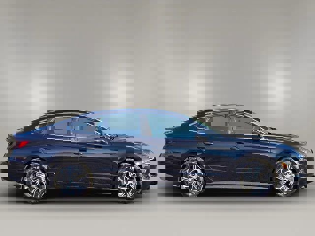 Used 2022 Hyundai Sonata Blue image 4