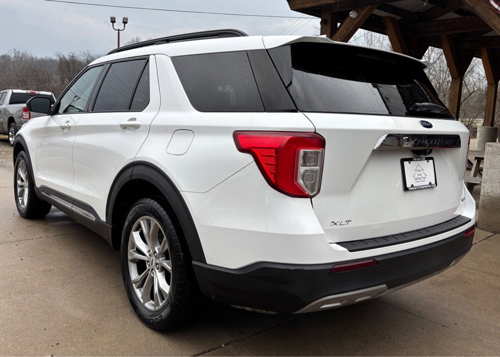 Used 2020 Ford Explorer XLT w/ Equipment Group 202A image 2