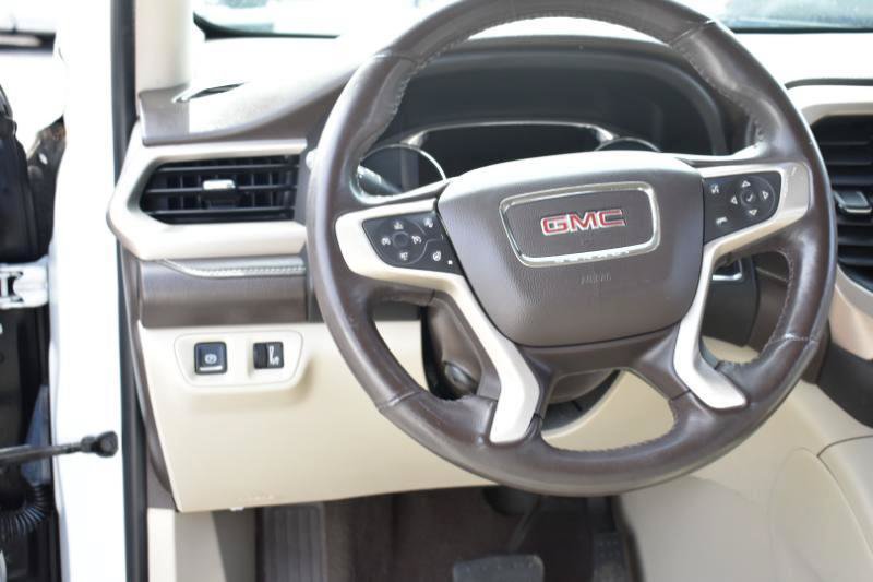 Used 2017 GMC Acadia Denali w/ Technology Package FWD image 23
