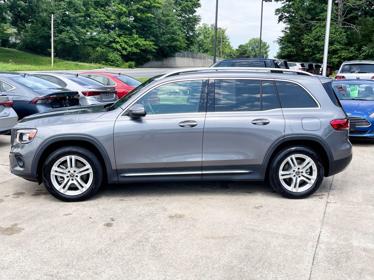Used 2021 Mercedes-Benz GLB 250 w/ Premium Package image 3