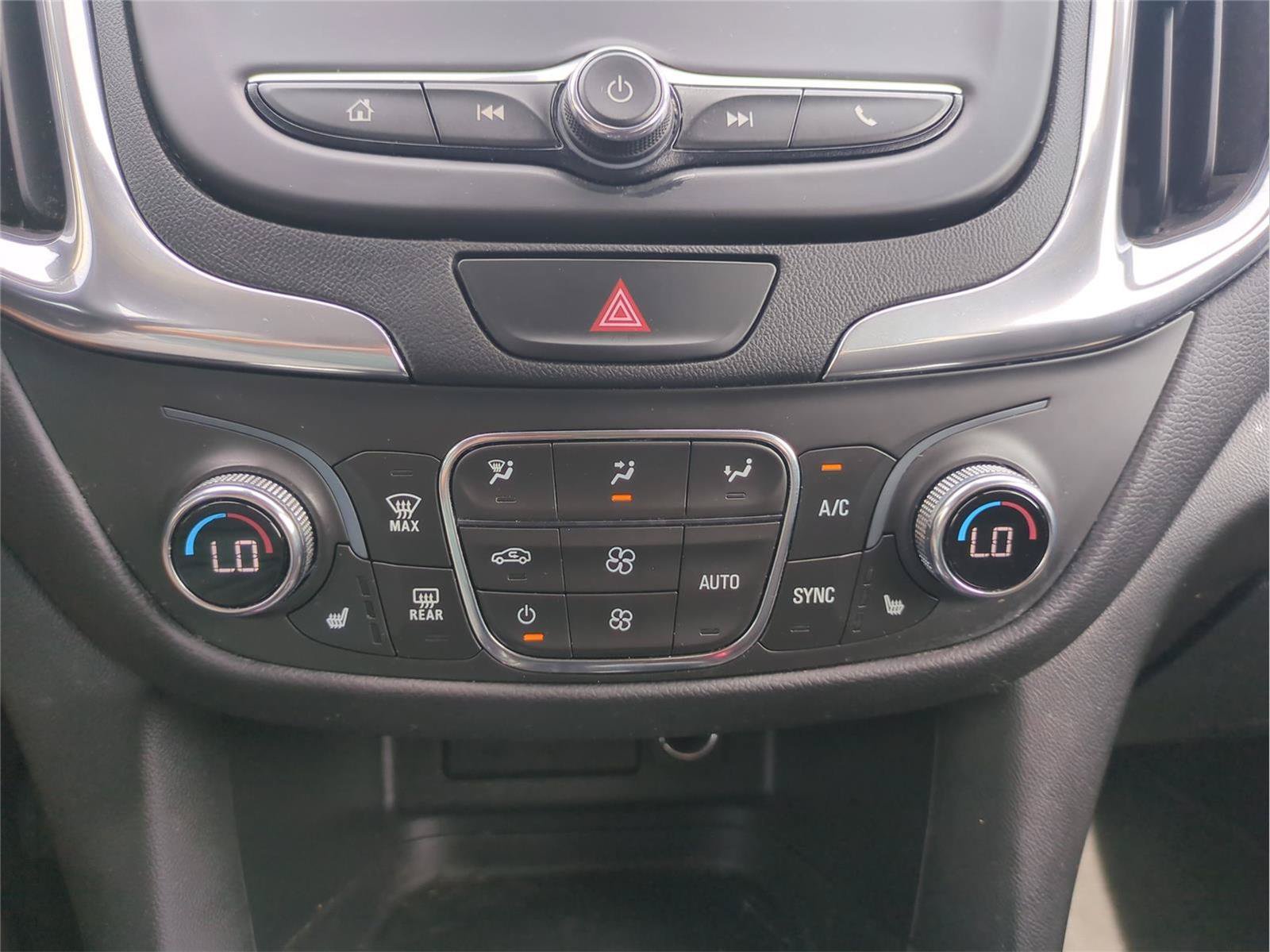 Used 2021 Chevrolet Equinox LT FWD image 26