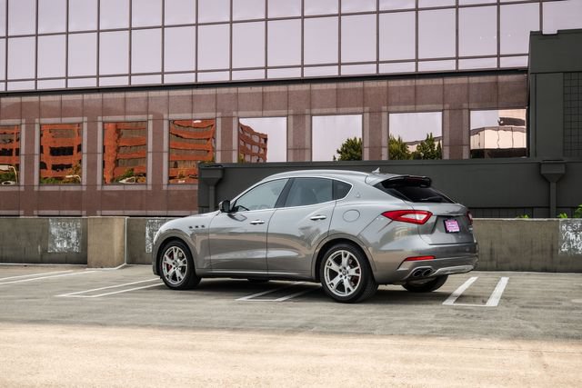 Used 2017 Maserati Levante S AWD/4WD image 20