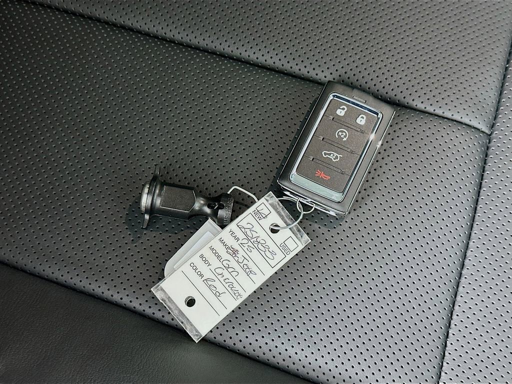 New 2025 Jeep Grand Cherokee L Overland w/ Luxury Tech Group IV image 20