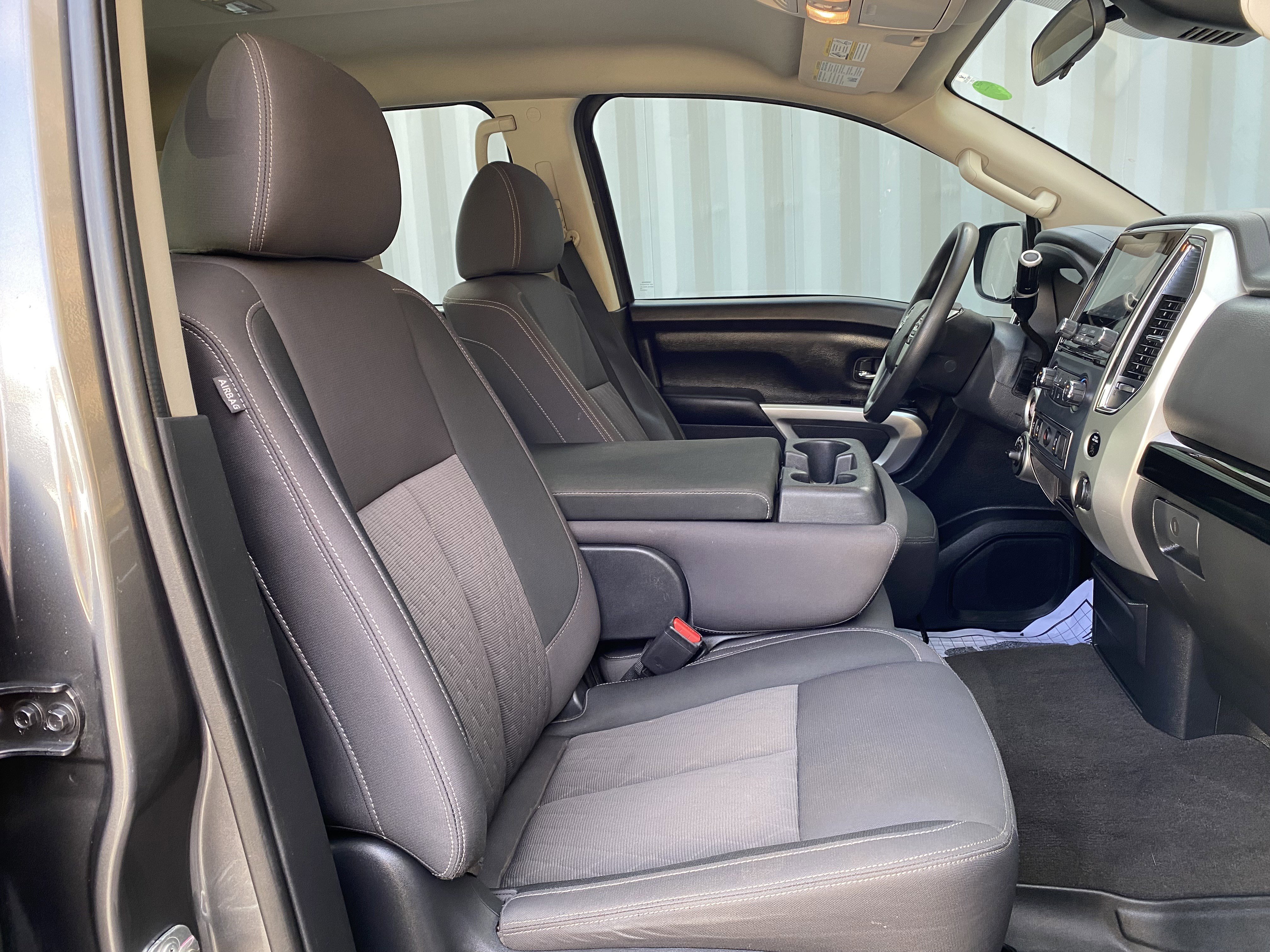 Used 2021 Nissan Titan SV AWD/4WD image 34