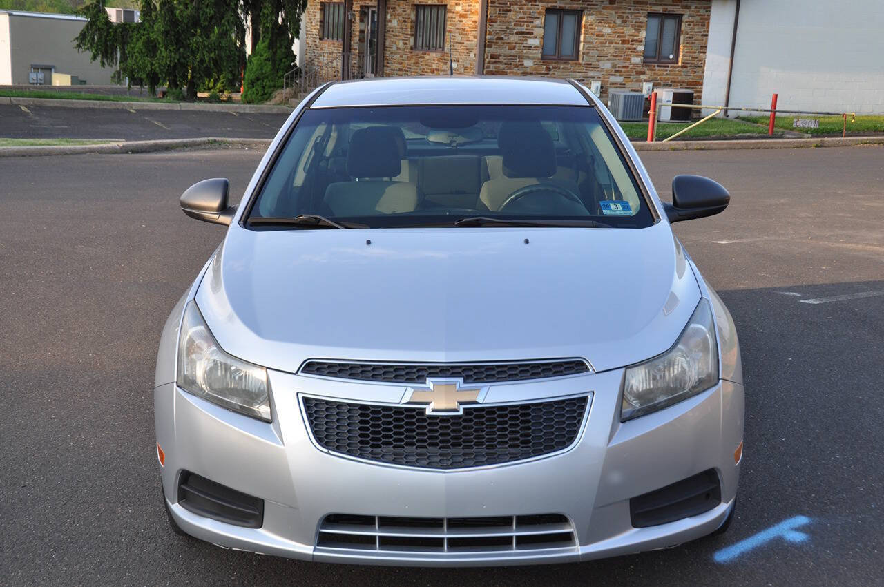 Used 2012 Chevrolet Cruze LS w/ Connectivity Package FWD image 4