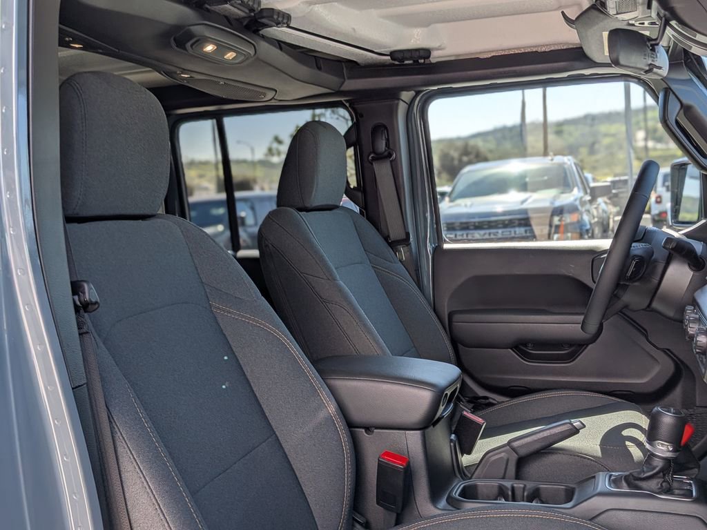 Used 2026 Jeep Gladiator Sport image 21