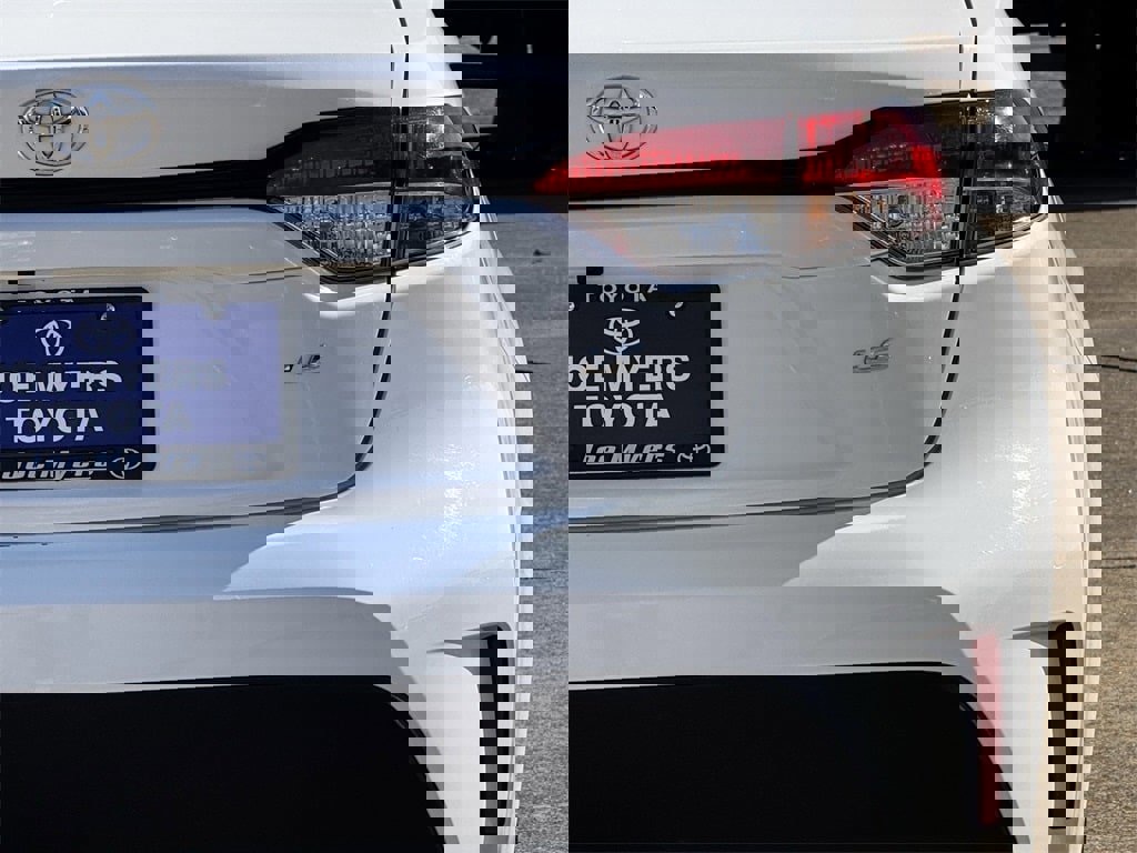 Certified 2025 Toyota Corolla LE image 9