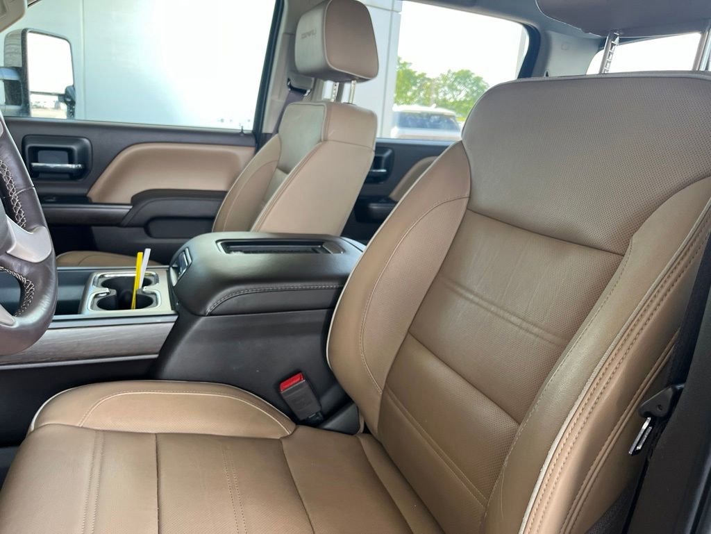 Used 2017 GMC Sierra 2500 Denali w/ Duramax Plus Package AWD/4WD image 14
