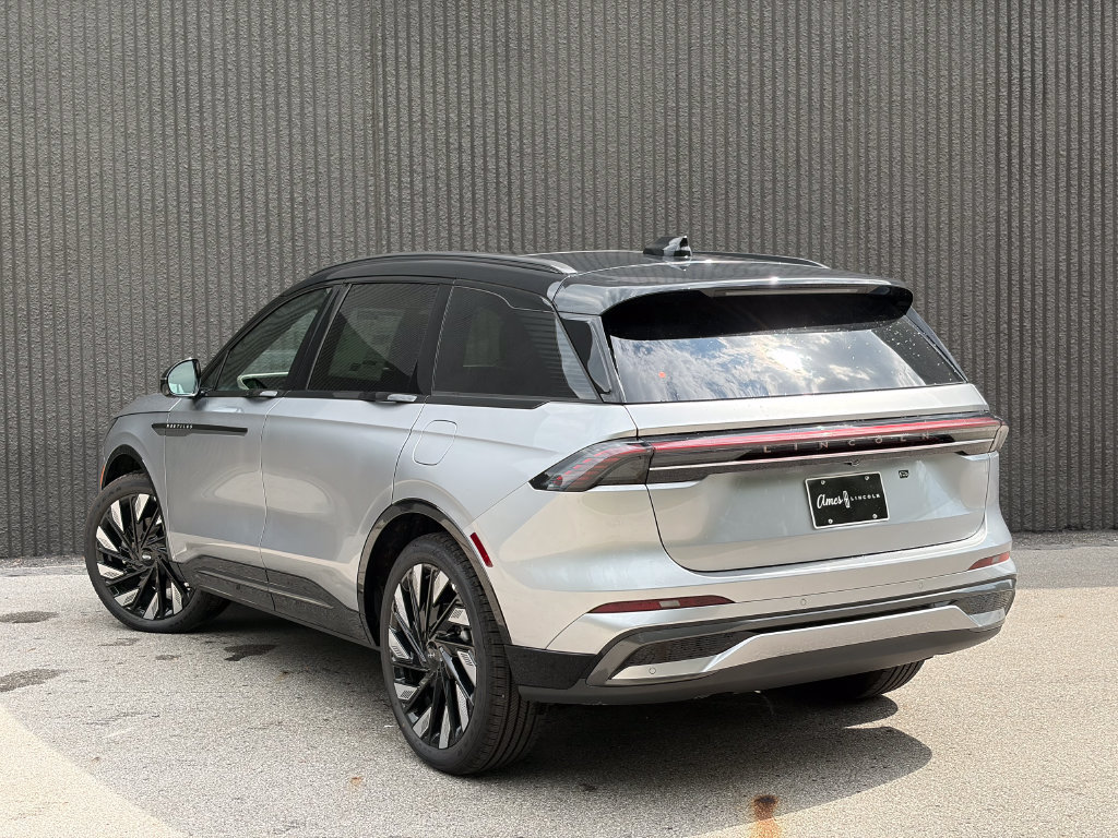 New 2026 Lincoln Nautilus Reserve w/ Jet Appearance Package AWD/4WD image 5