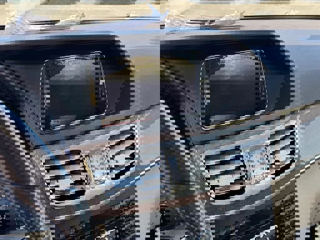 Used 2014 Mercedes-Benz E 350 4MATIC Sedan w/ Premium 1 Package image 27