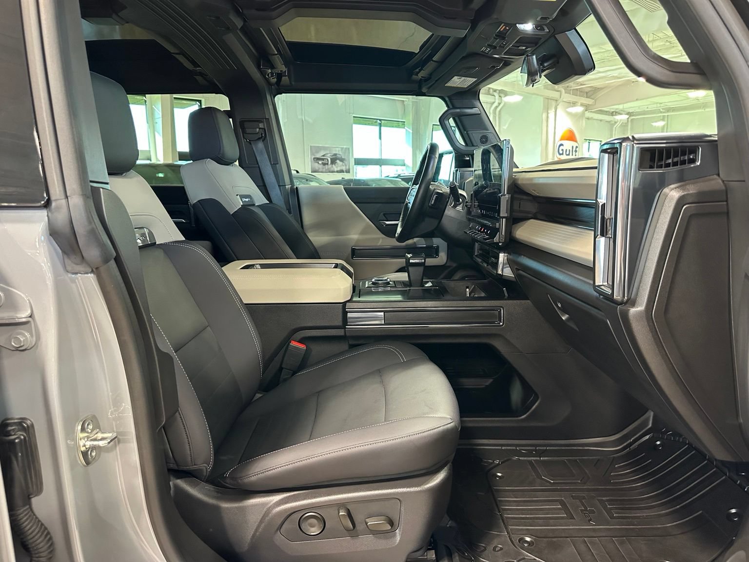 Used 2026 GMC Hummer EV SUV AWD/4WD image 48