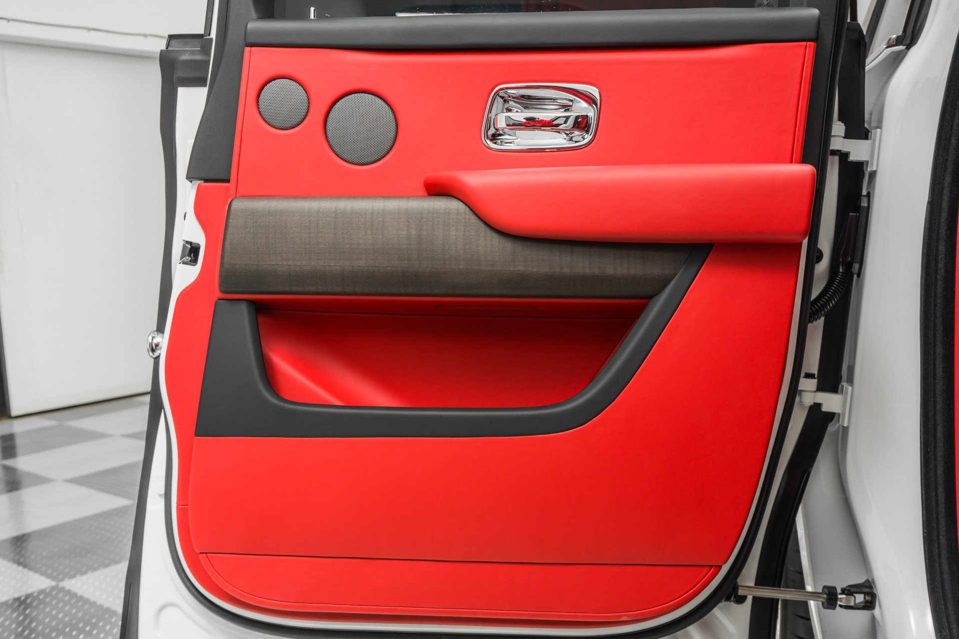 Used 2024 Rolls-Royce Cullinan image 46