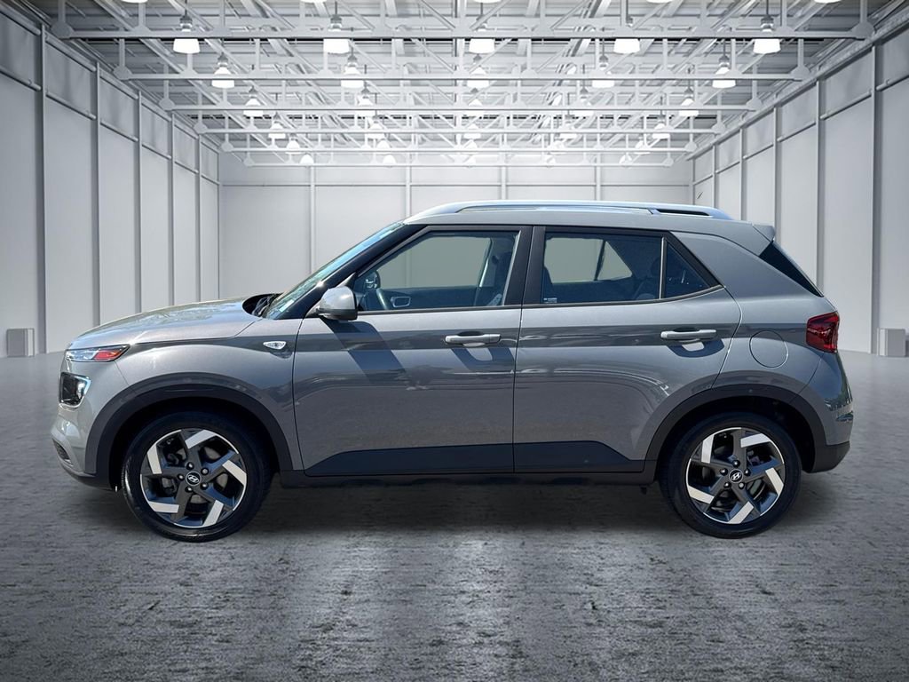 Used 2023 Hyundai Venue SEL w/ Cargo Package image 4