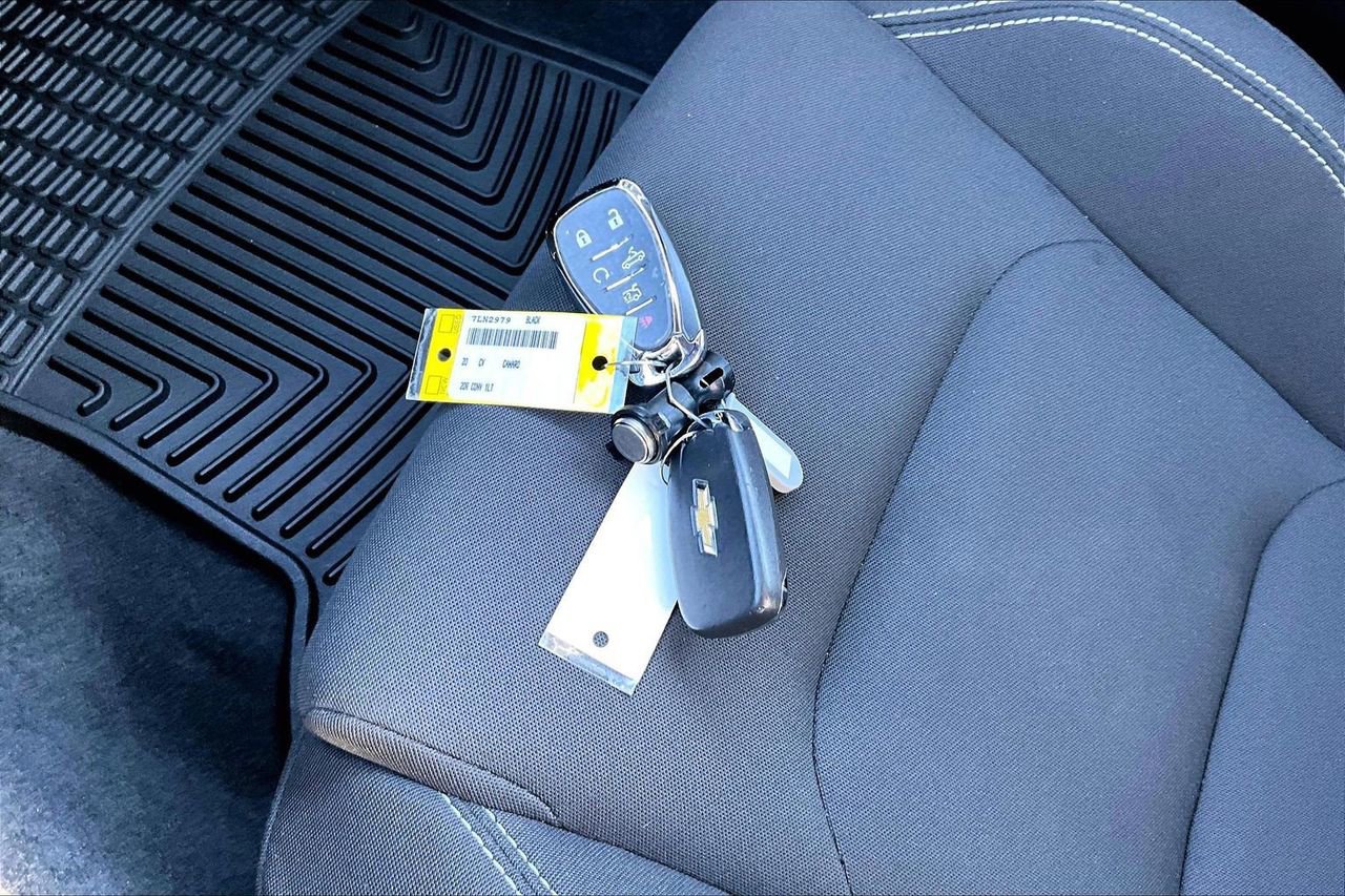 Used 2020 Chevrolet Camaro LT image 28