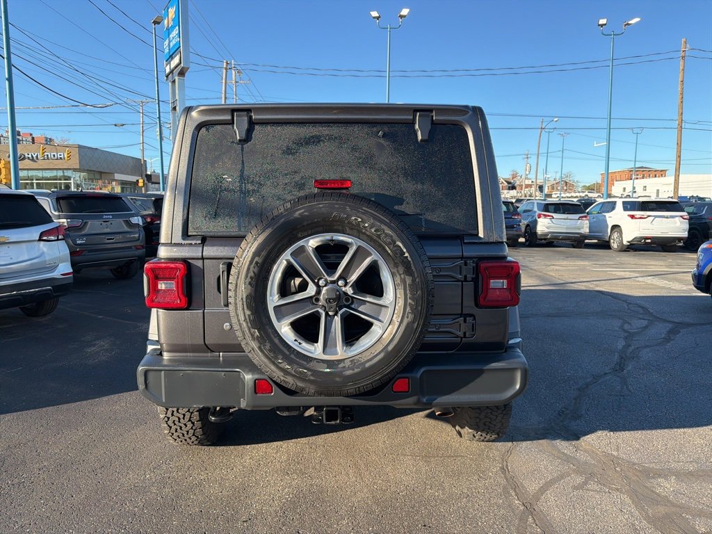 Used 2018 Jeep Wrangler Unlimited Sahara image 6