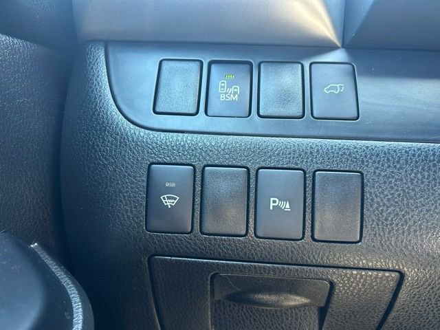 Used 2015 Toyota Highlander Limited AWD/4WD image 30