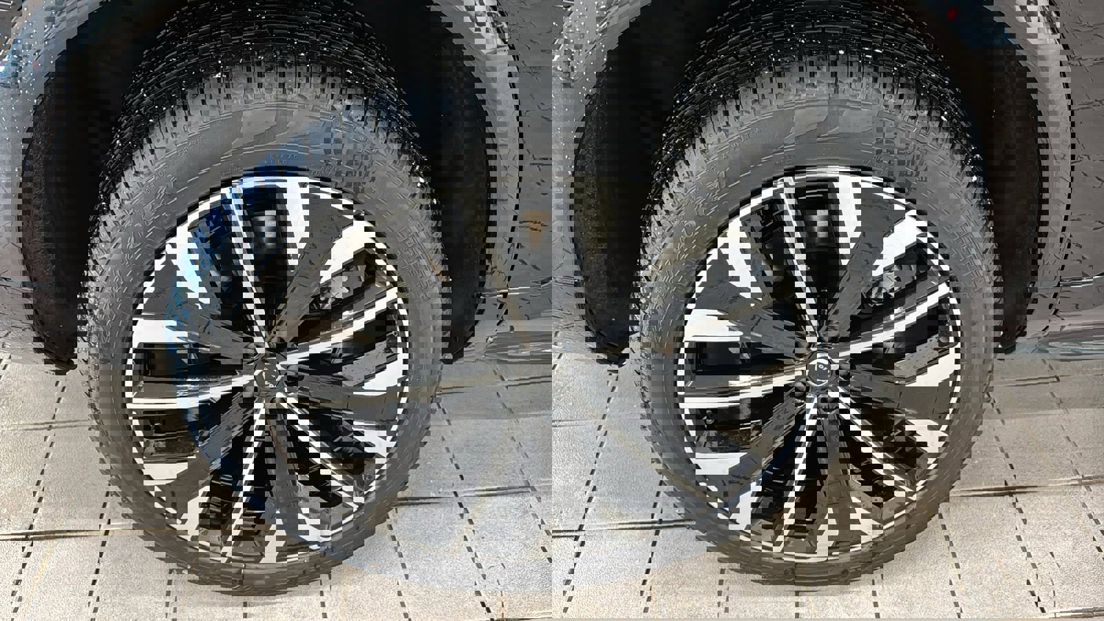 New 2026 Volvo XC90 T8 Plus w/ Protection Package Premier image 33