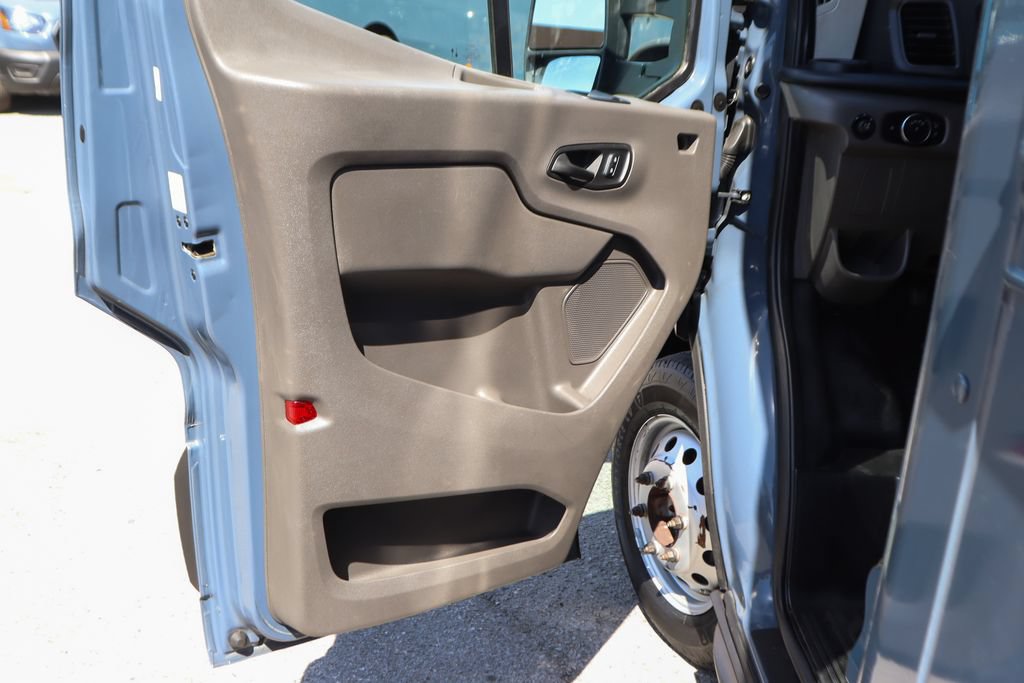 Used 2022 Ford Transit 350 DRW RWD image 15