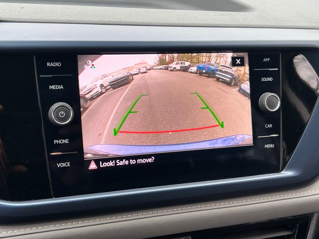 Used 2024 Volkswagen Taos SE image 31