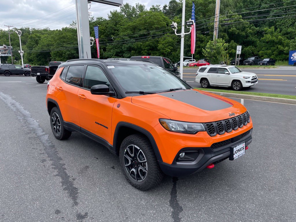 New 2026 Jeep Compass Trailhawk AWD/4WD image 2