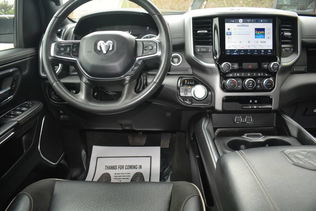 Used 2024 RAM 1500 Laramie AWD/4WD image 3