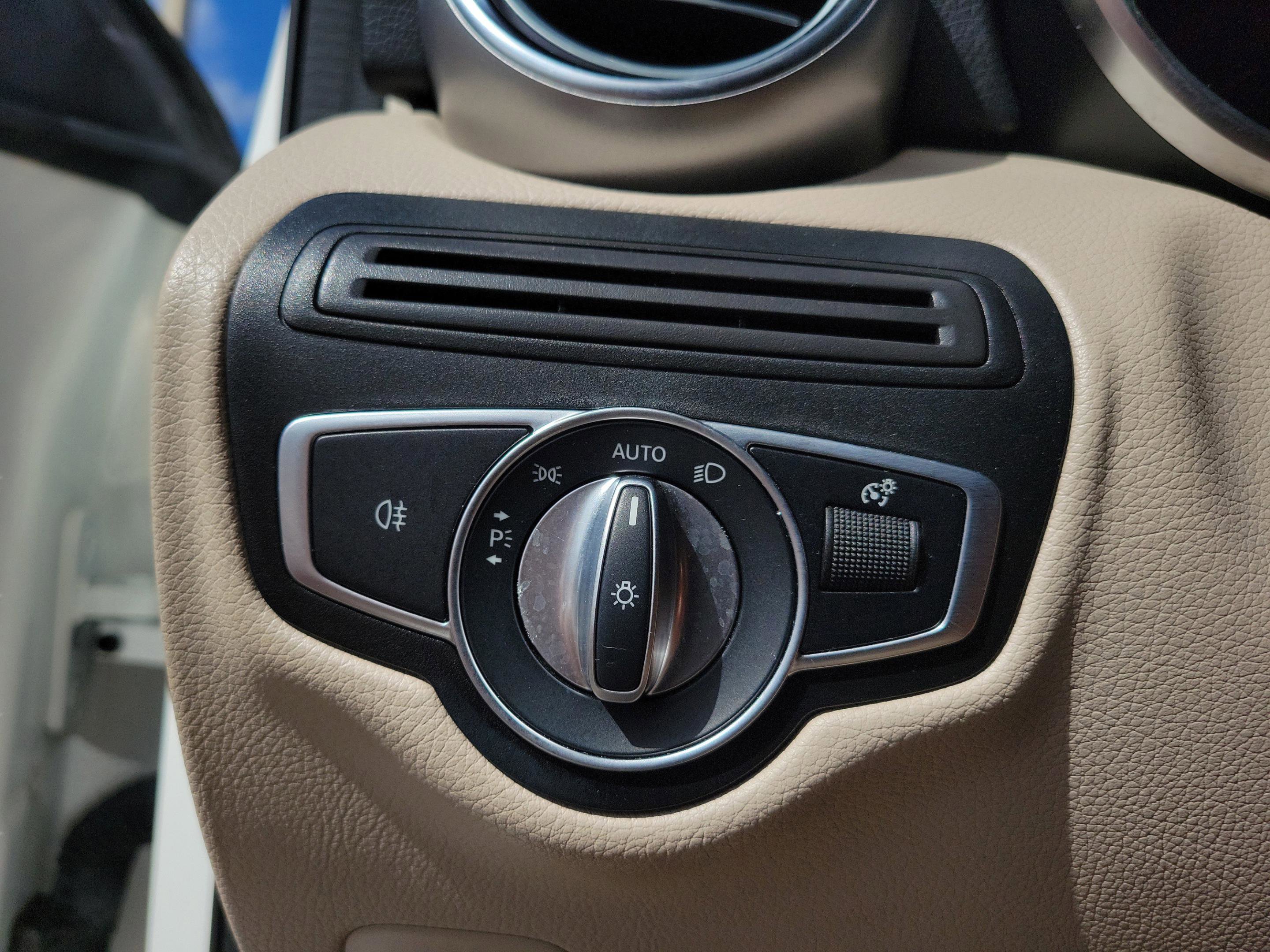 Certified 2022 Mercedes-Benz GLC 300 image 18