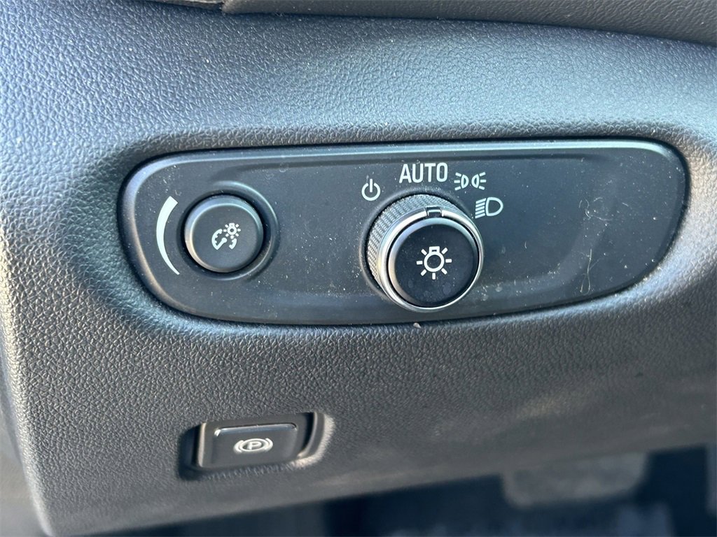 Used 2025 Chevrolet Blazer LT image 24