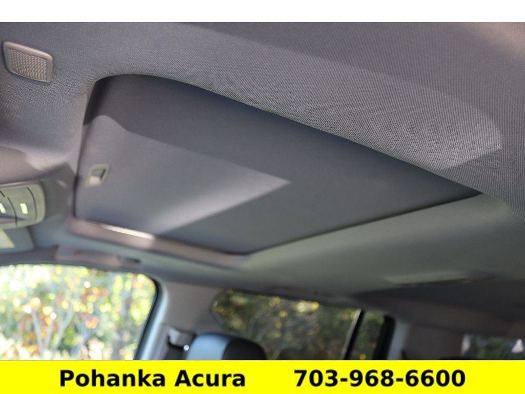 Used 2018 Chevrolet Suburban LT w/ Luxury Package image 18