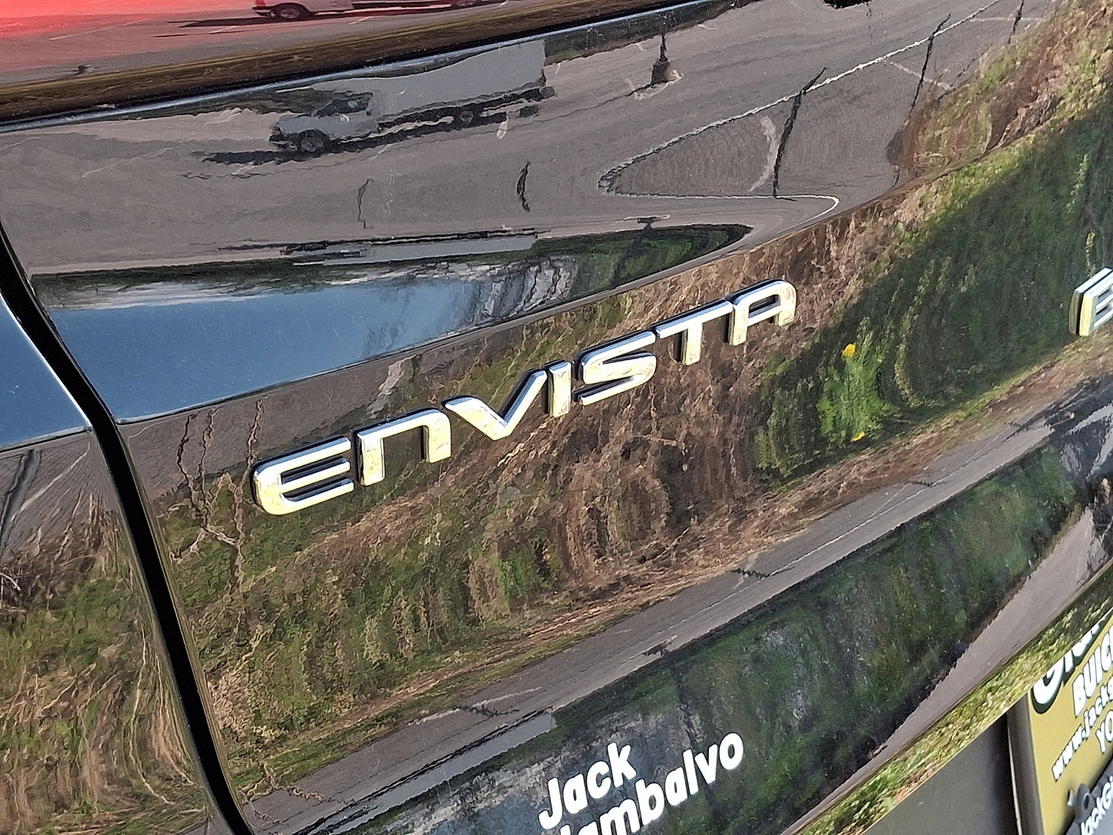 Used 2024 Buick Envista Preferred w/ Advanced Safety Package image 11