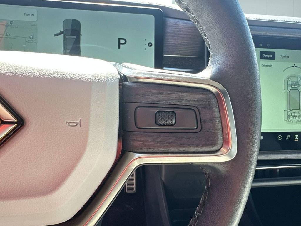 Used 2023 Rivian R1S Launch Edition image 23