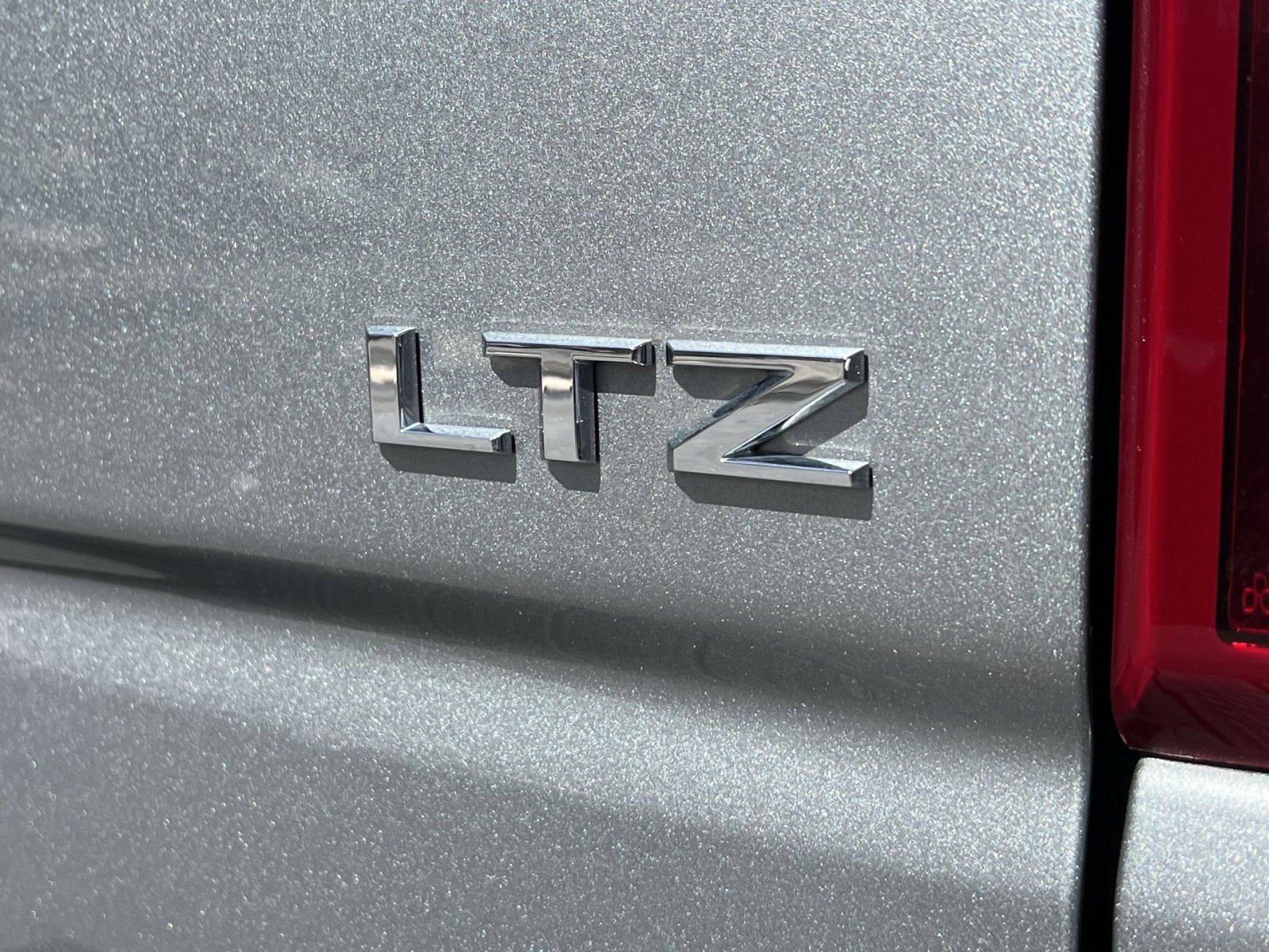 Used 2024 Chevrolet Silverado 1500 LTZ w/ LTZ Premium Package AWD/4WD image 29