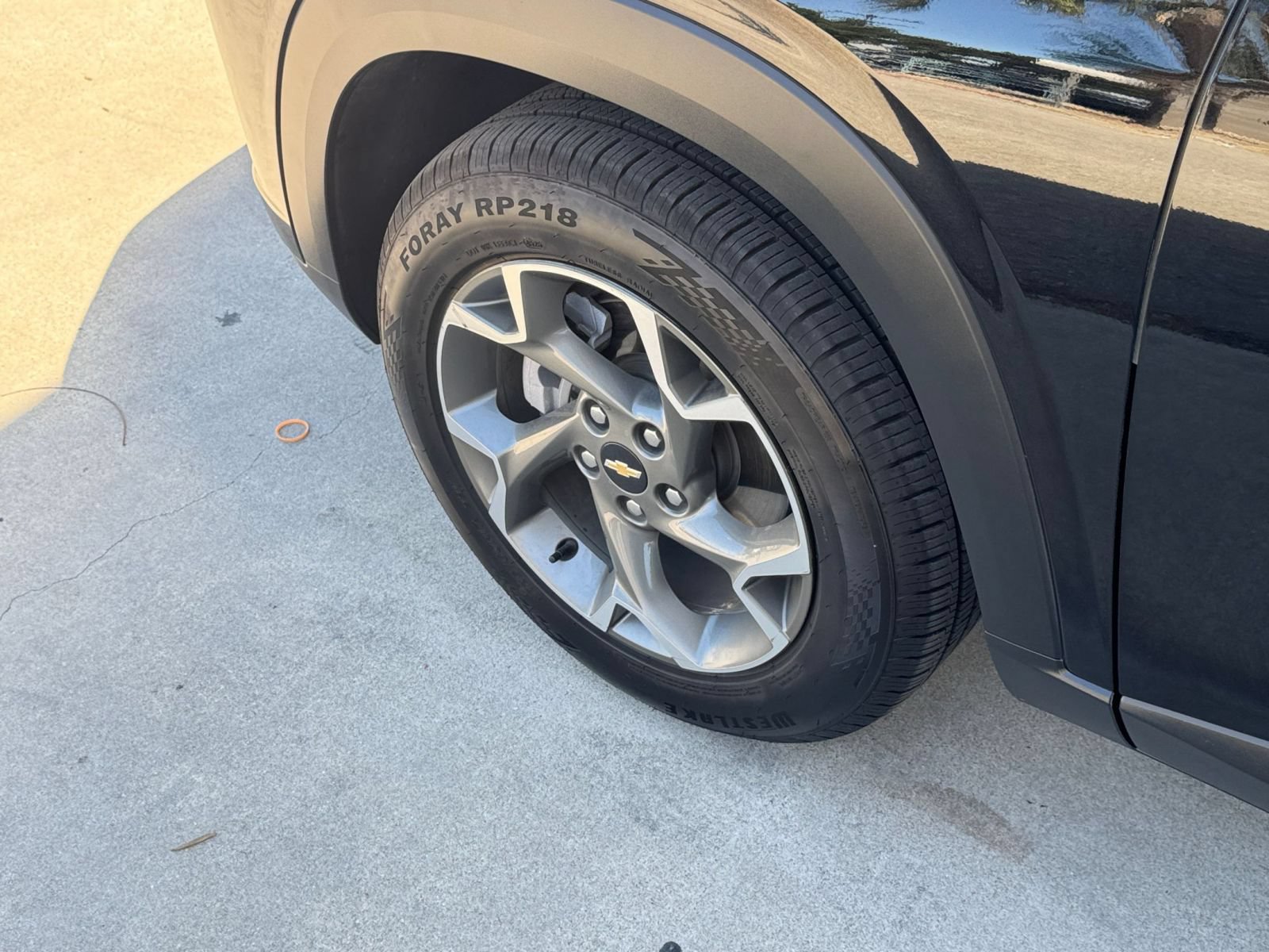 Used 2025 Chevrolet Trax LT FWD image 29