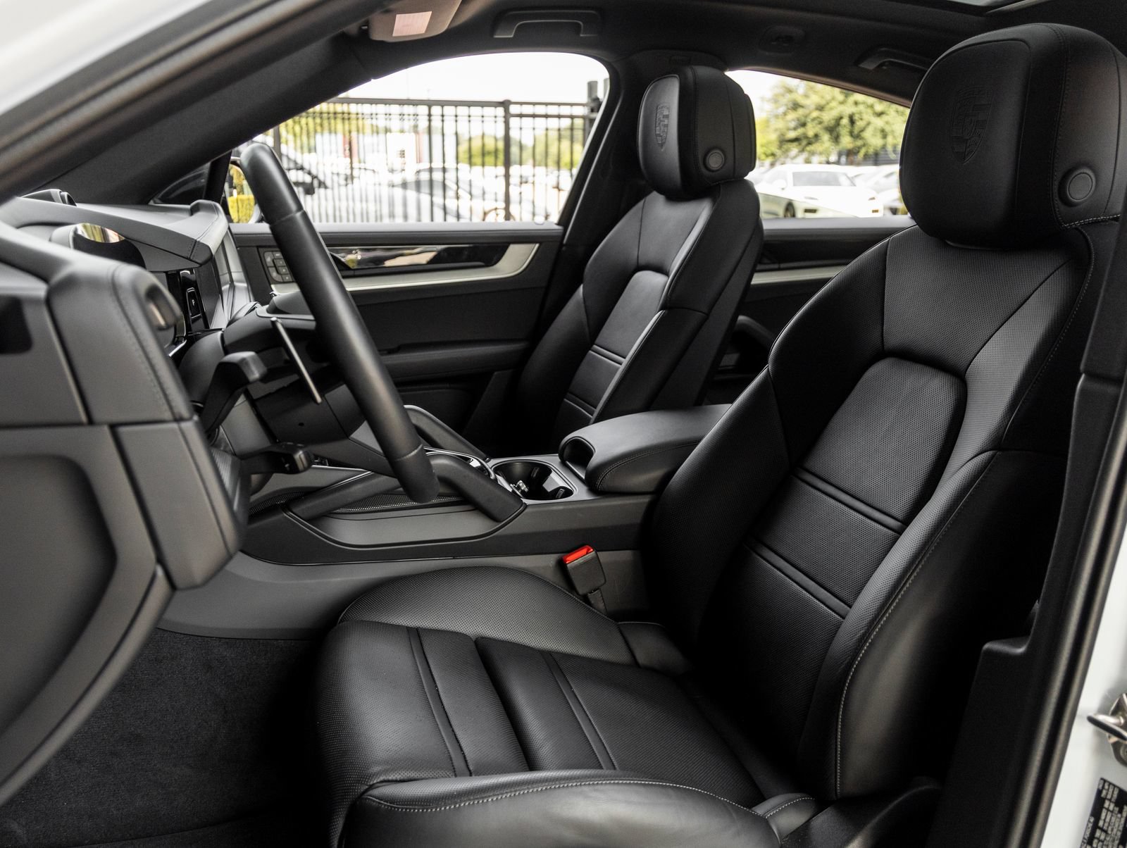Certified 2025 Porsche Cayenne S AWD/4WD image 5
