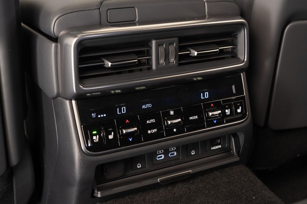 New 2026 Lexus LX 700h Luxury w/ Appearance Package AWD/4WD image 16