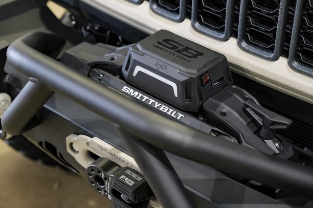 Used 2025 Jeep Gladiator Rubicon w/ Safety Group AWD/4WD image 21